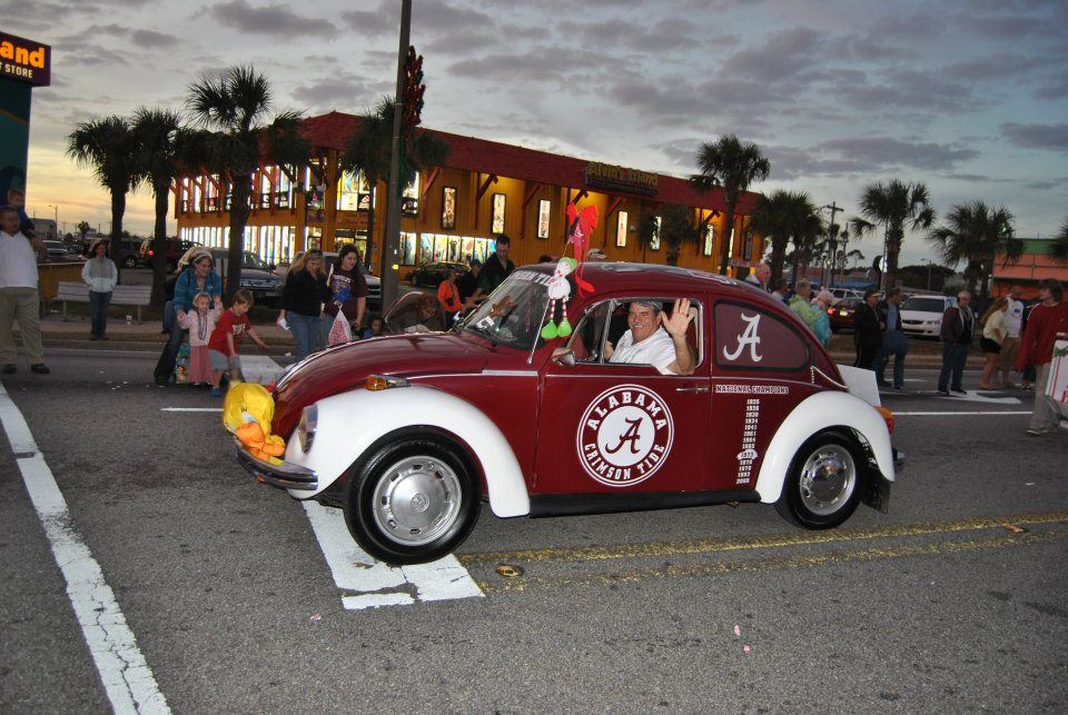 alabama-themed car in the parade